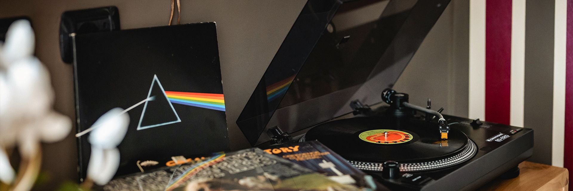 view : OM : New Era - Landing